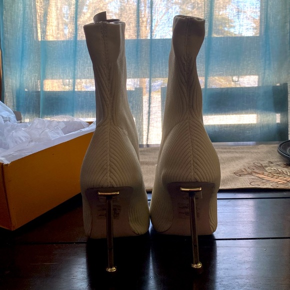 Chase & Chloe cream white sock ankle boot - Picture 4 of 8